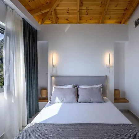 Lithos Retreat 2 *