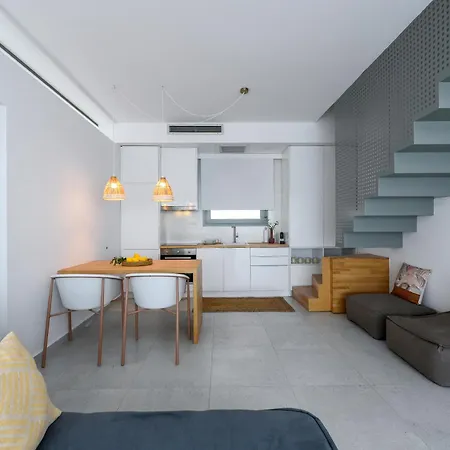 Lithos Retreat 2 アパート カラマタ