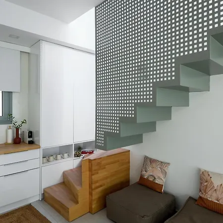 Lithos Retreat 2 アパート