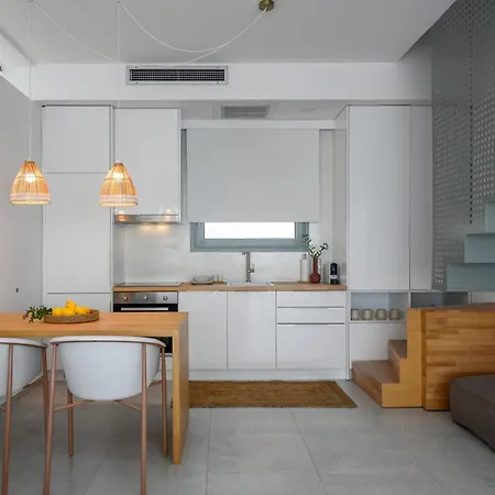 Lithos Retreat 2 アパート