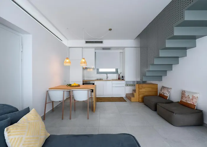 Lithos Retreat 2 דירה קלמאטה