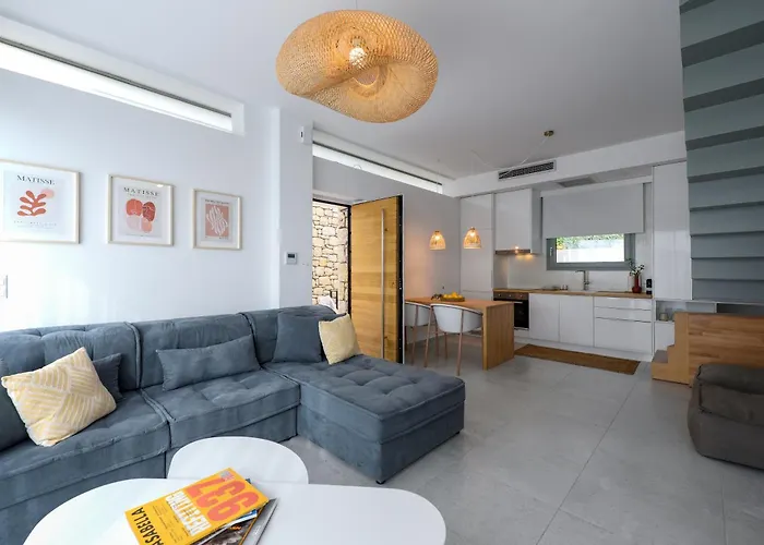 Lithos Retreat 2 קלמאטה