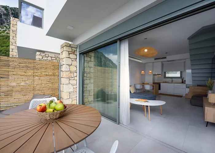 Lithos Retreat 2 דירה